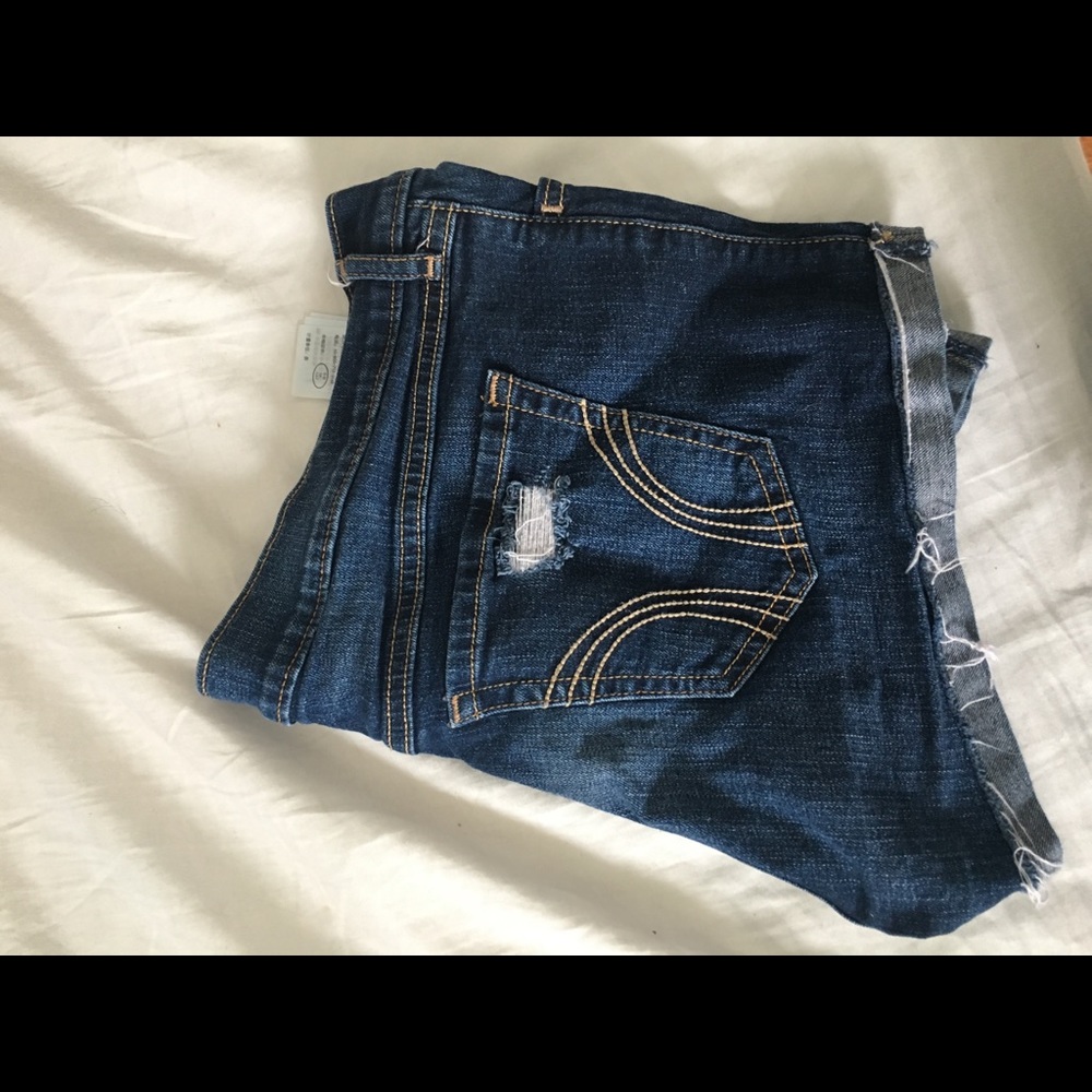 Hollister- shortie short